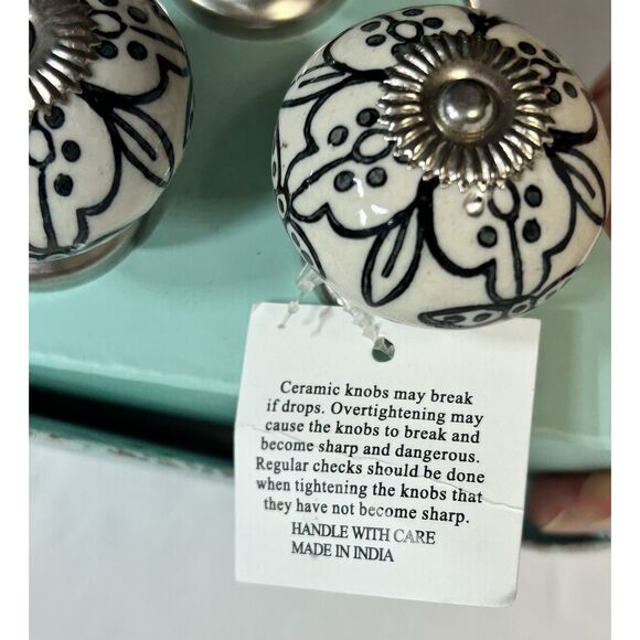 Casa Decor 6 White With Black Accents Drawer Pulls Knobs W Silver Filigree New - Picture 6 of 6